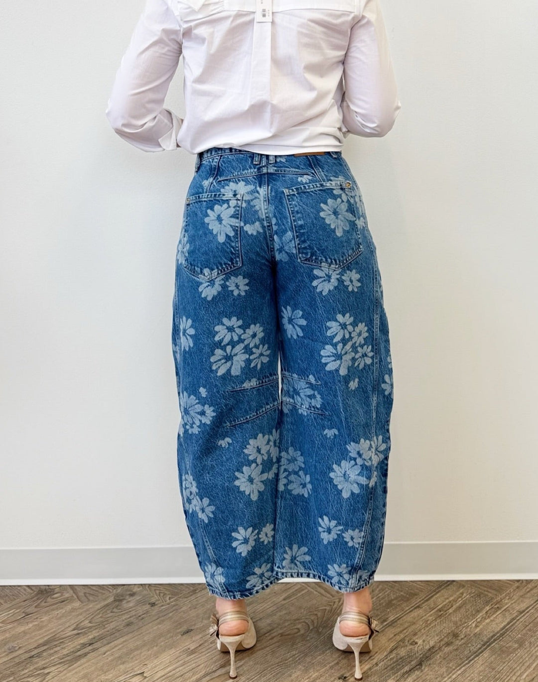 Caspian Daisy Printed Barrel JeansDenim Jeans