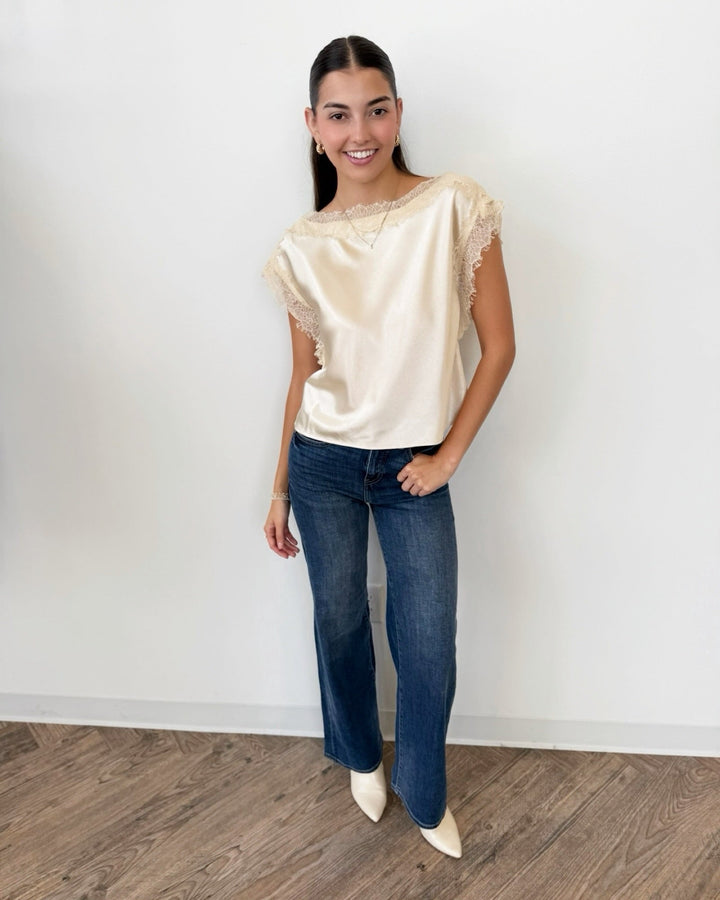 Chris Lace Trim Topshort sleeve top