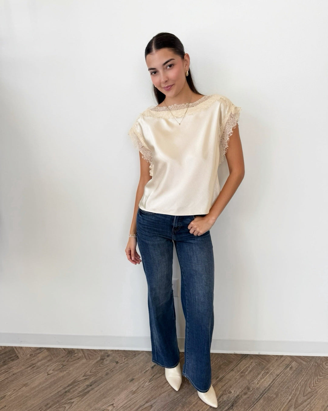 Chris Lace Trim Topshort sleeve top