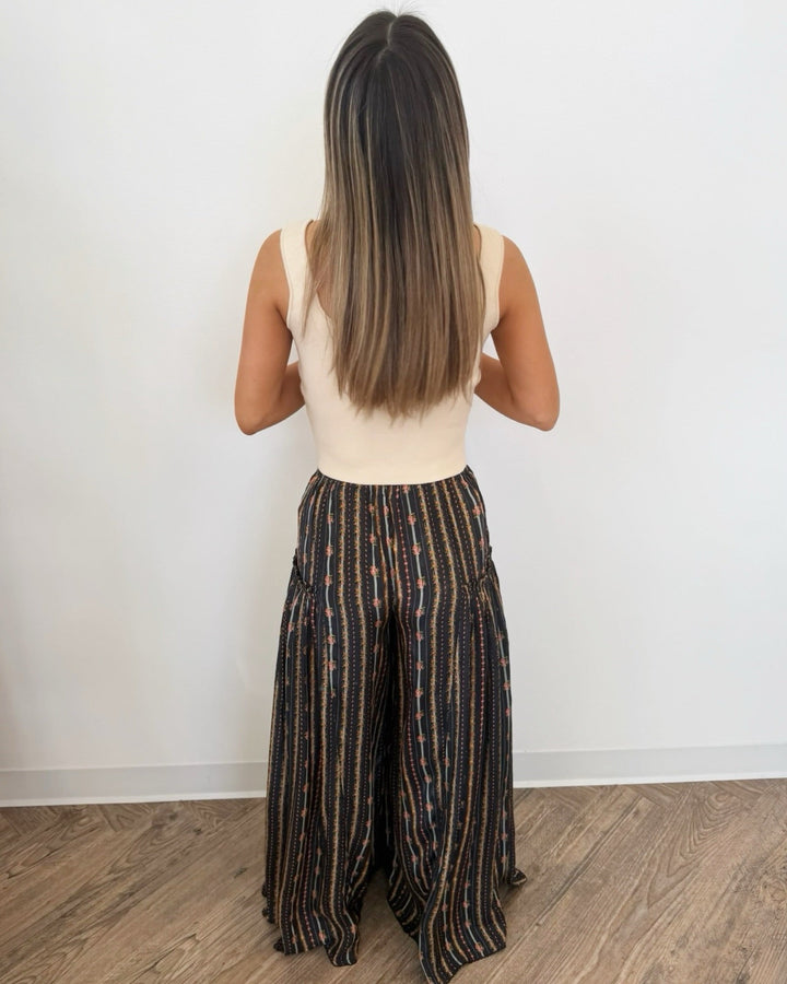 Collie Printed Wide Leg PantsPant