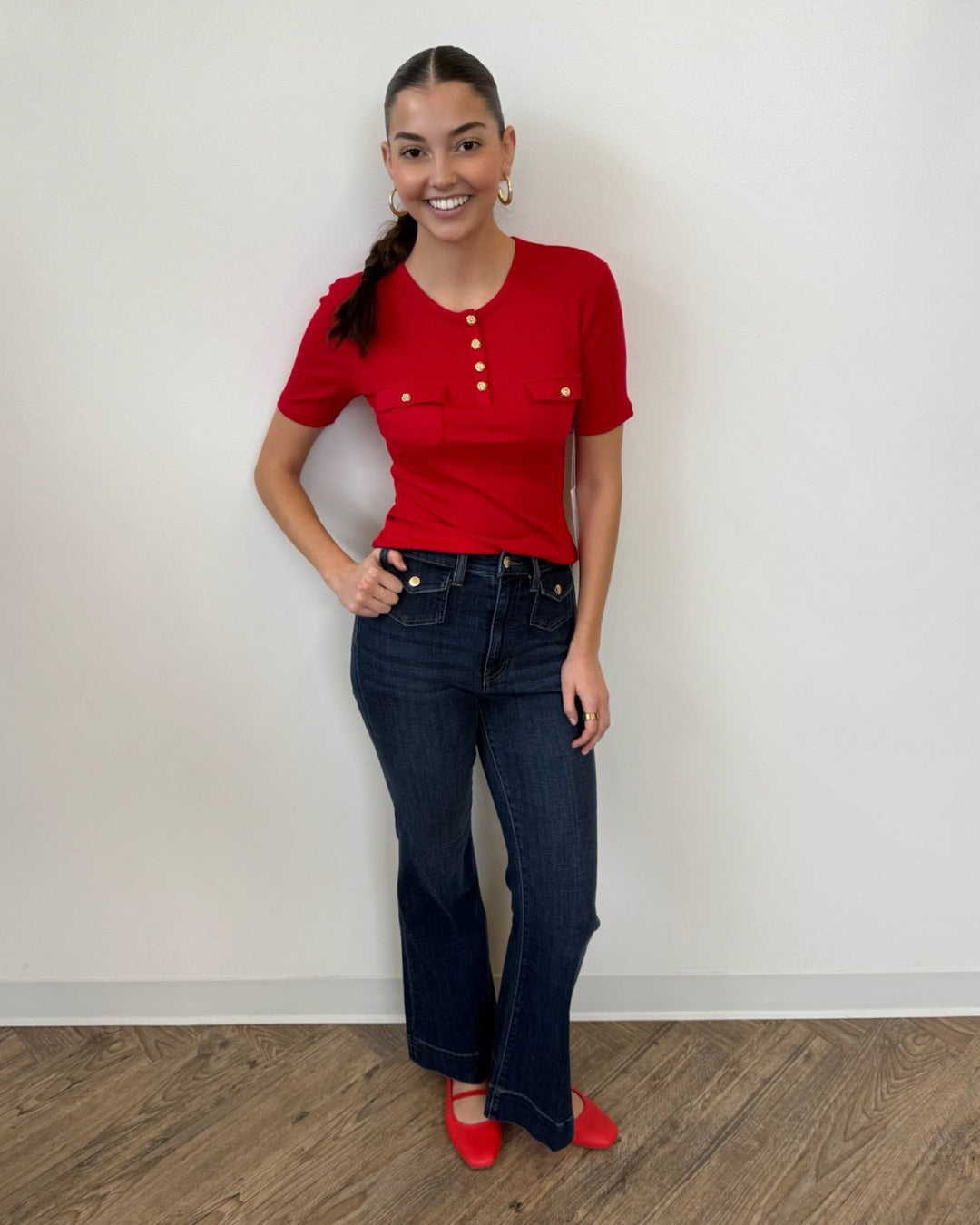 Eva Short Sleeve Ribbed Top with Gold Hardwareshort sleeve top