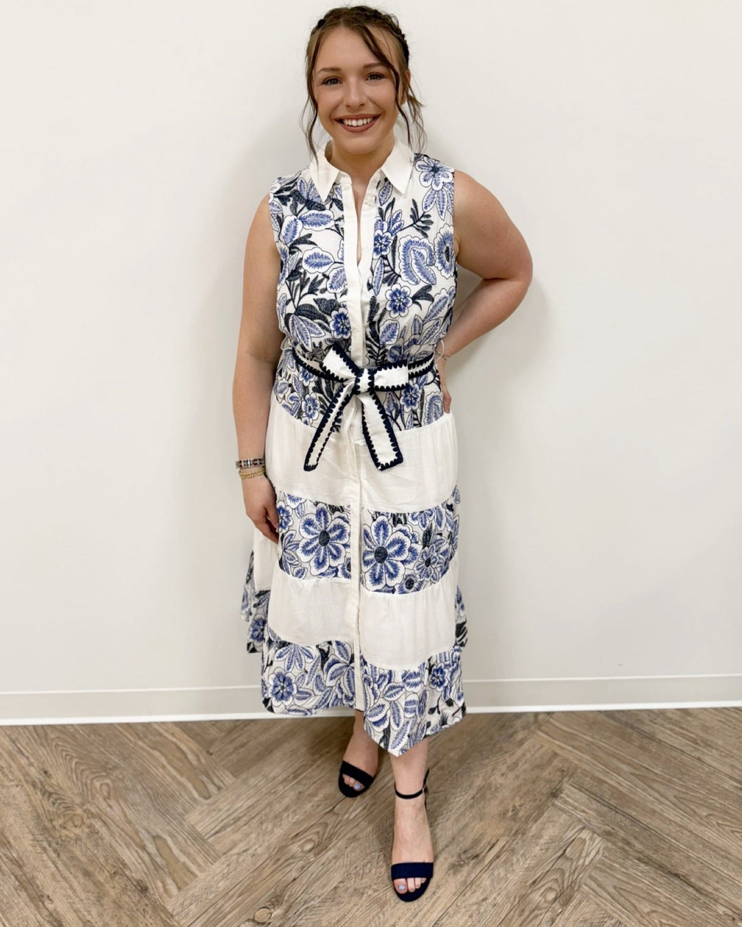 Ganna Embroidered Sleeveless Dressdress