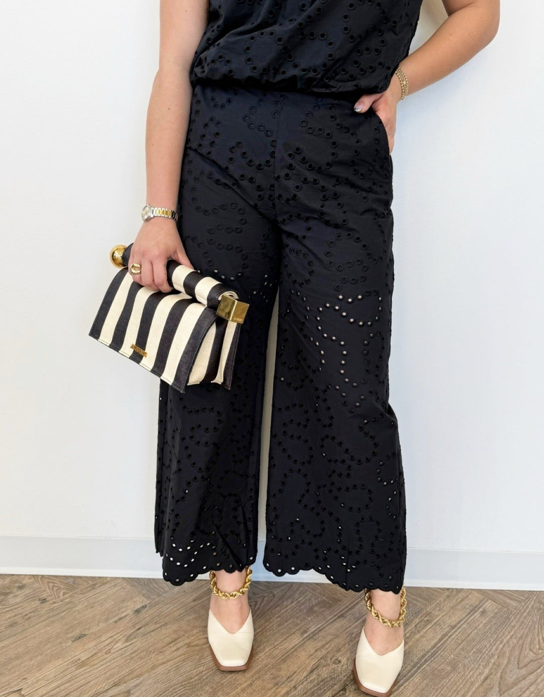 Jane Eyelet Wide Leg Pull on Pantwide leg pant