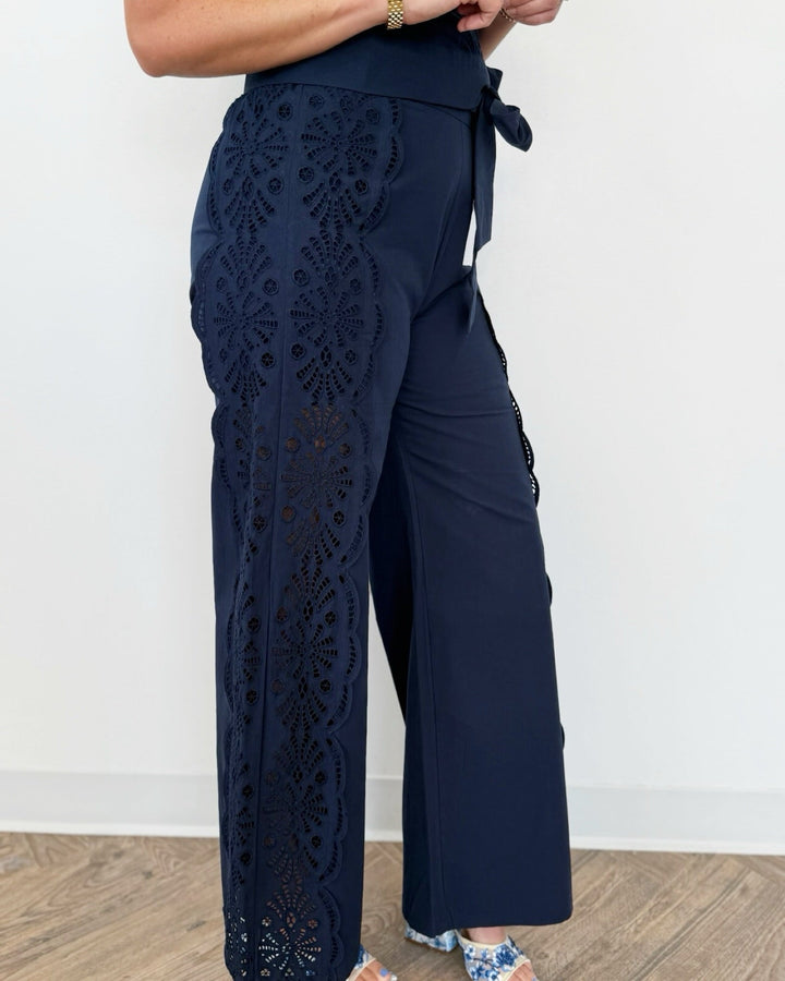 Jules Embroidered Flared Pantspull on pant