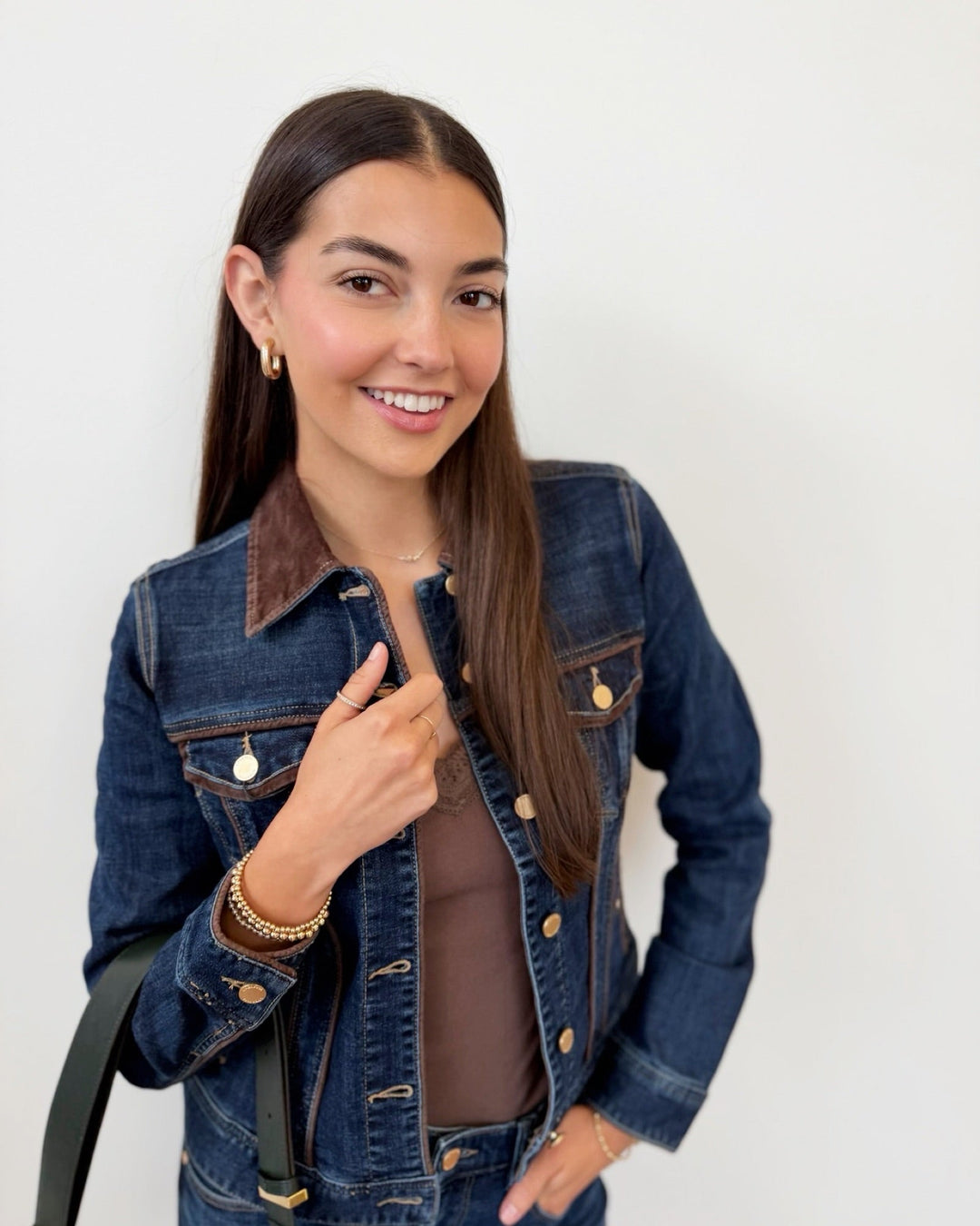 Liverpool Classic Trucker Jacket with Velvet DetailingLM1D72CHF