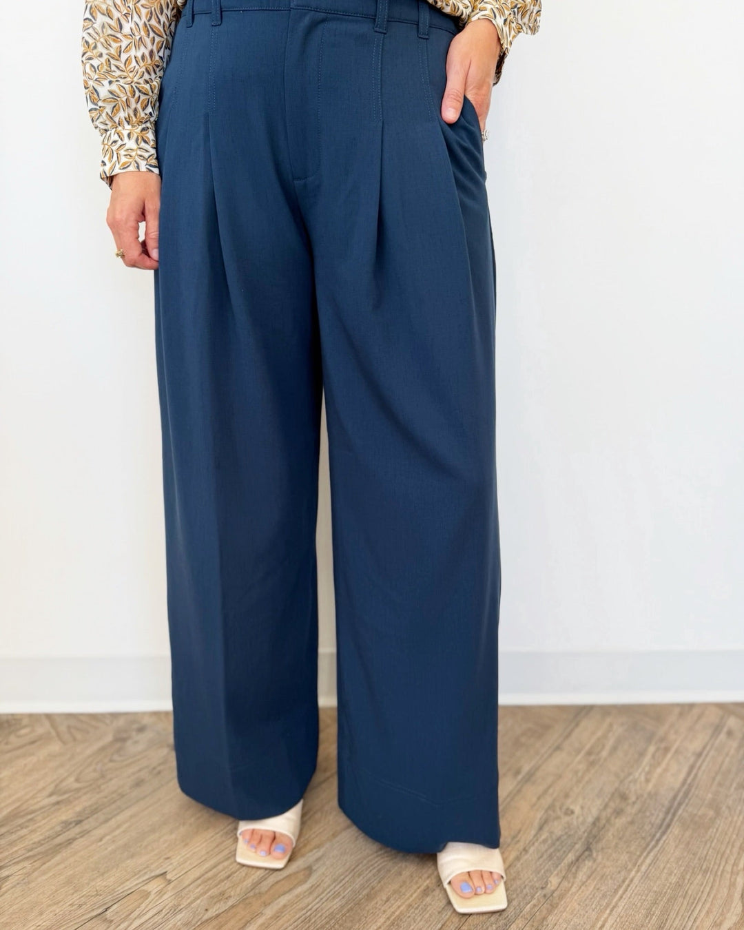 Liverpool High Rise Pleated Wide Leg TrouserLM7B37TS39