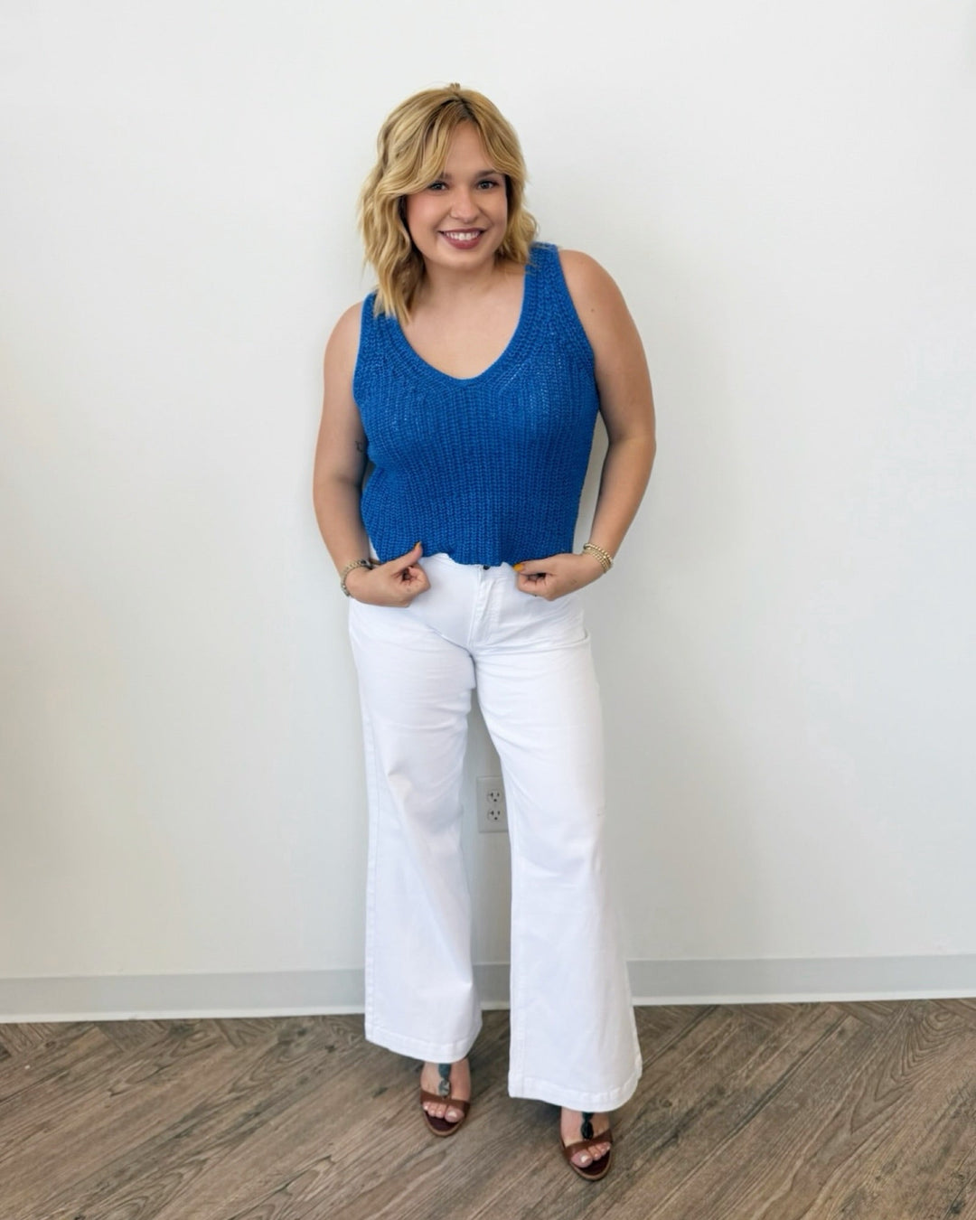 Seaside Sleeveless V Neck Knit Topsleeveless knit