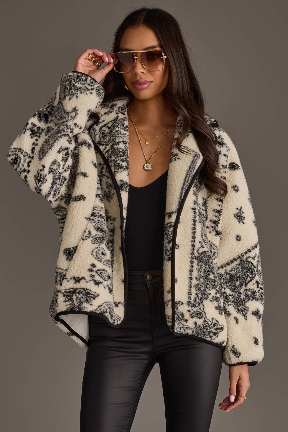 White &amp; Black Paisley Fleece CoatiganCoatiganCL-JK-1359