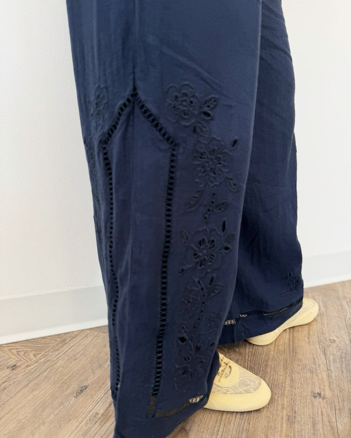 Z Supply Sid Embroidered Woven Pantpull on pant