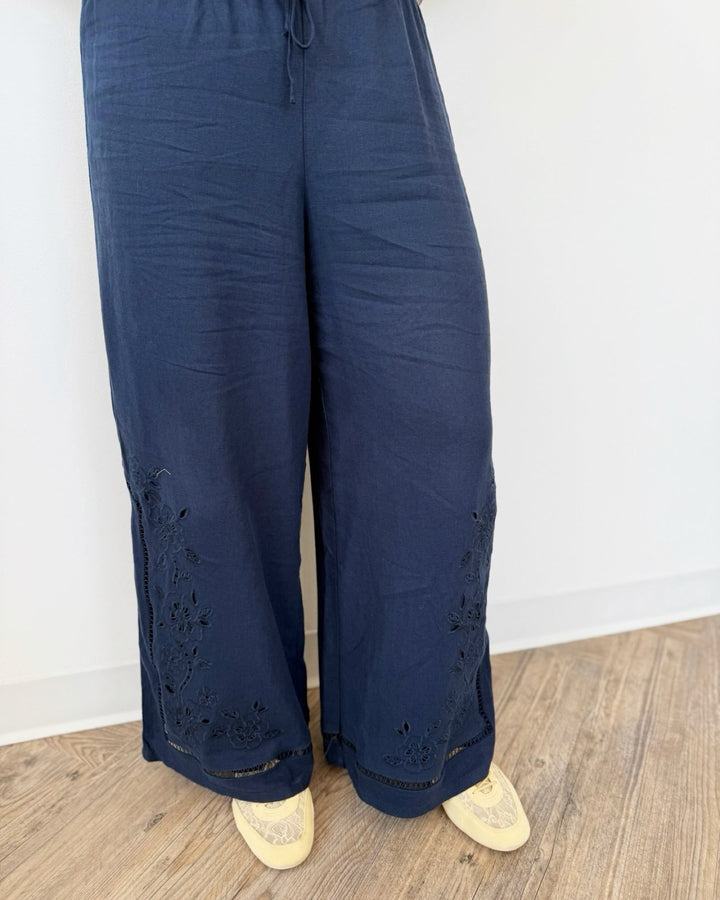 Z Supply Sid Embroidered Woven Pantpull on pant